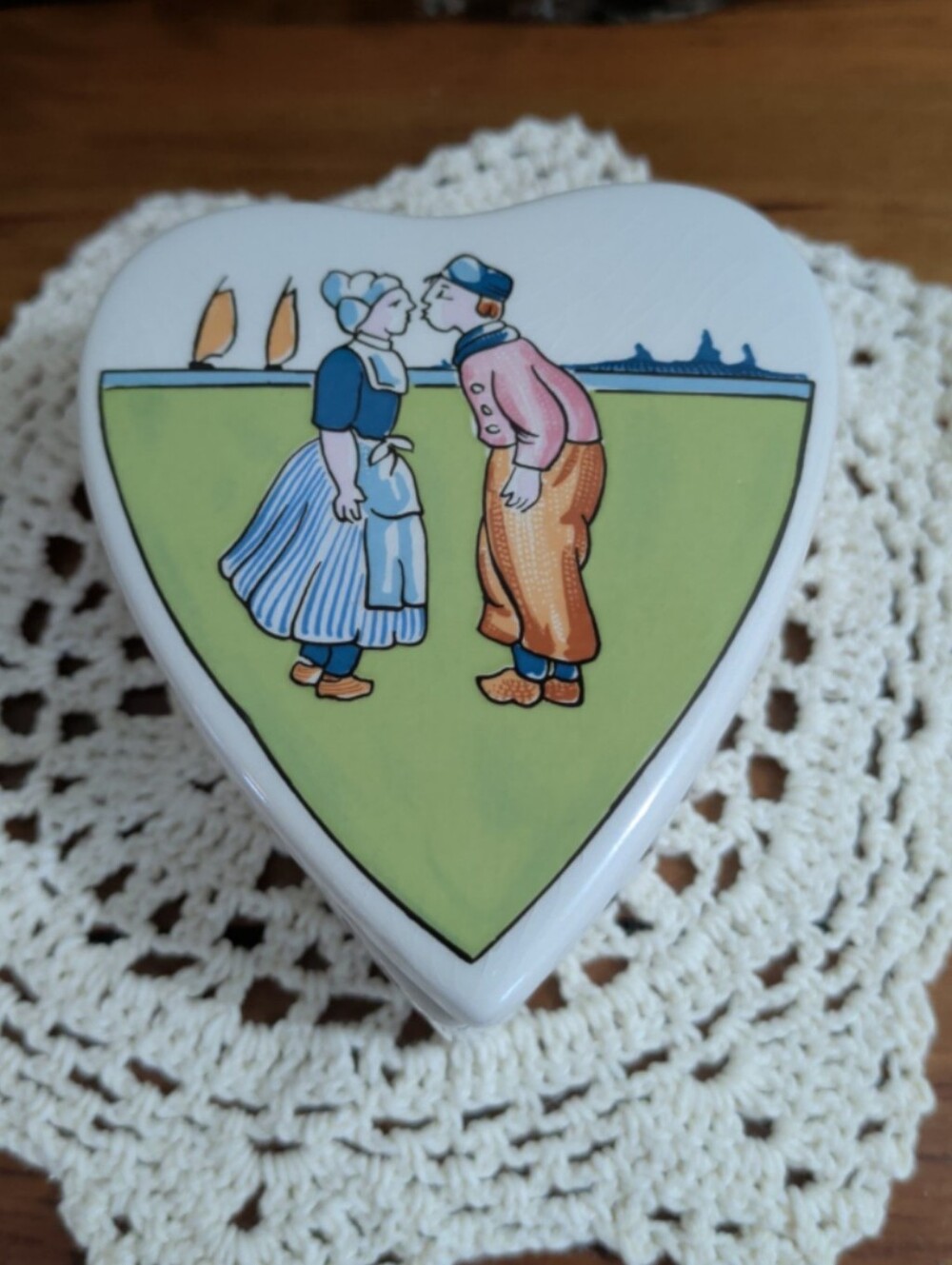 Regina Delfts Polychroom Handwerk Holland Heart Shaped Trinket Box
